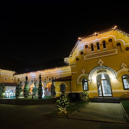 Hotel La Belle Epoque Petroşani Exterior foto